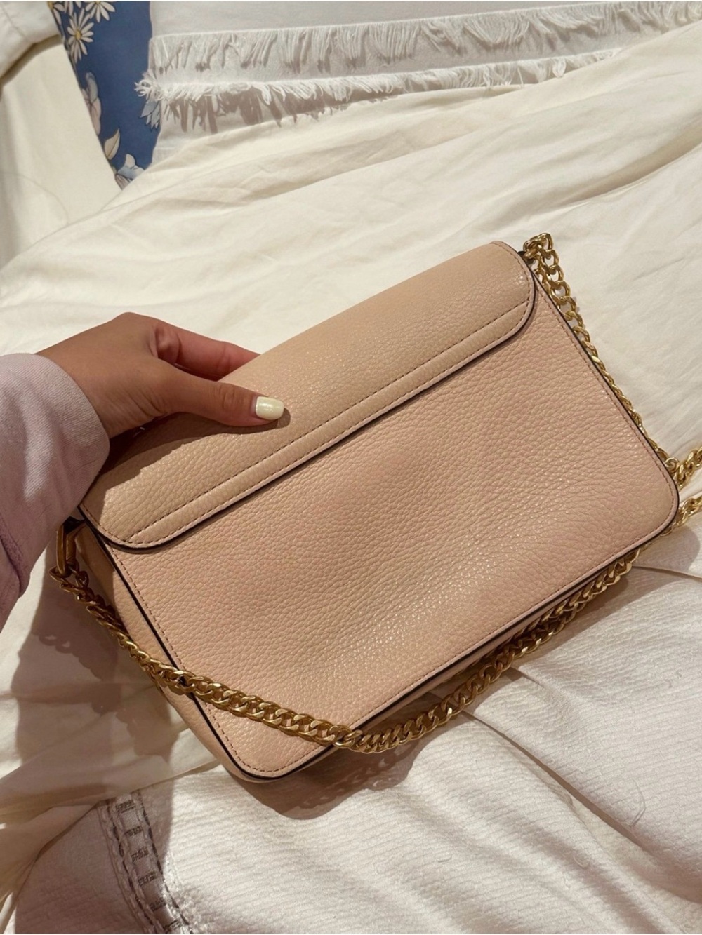 Tory Burch Pebbled Leather Crossbody in Blush Pink with Gold Chain - Picture 4 of 4